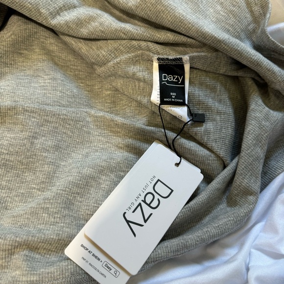 DAZY Gray Ribbed Knit Twist Detail Maxi Dress size Medium - Picture 10 of 13